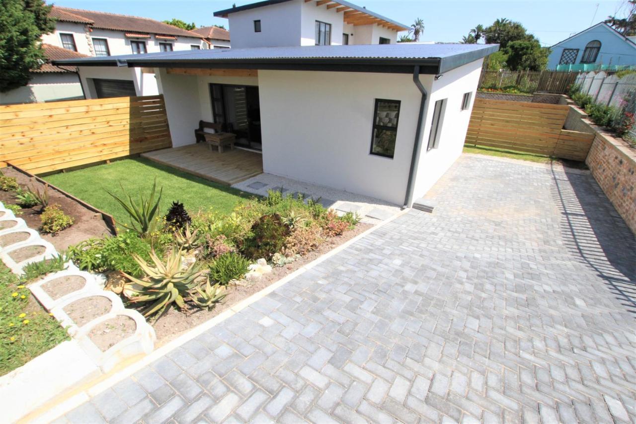 Garden Flat - Walk To The Beach Plettenberg Bay Exteriör bild